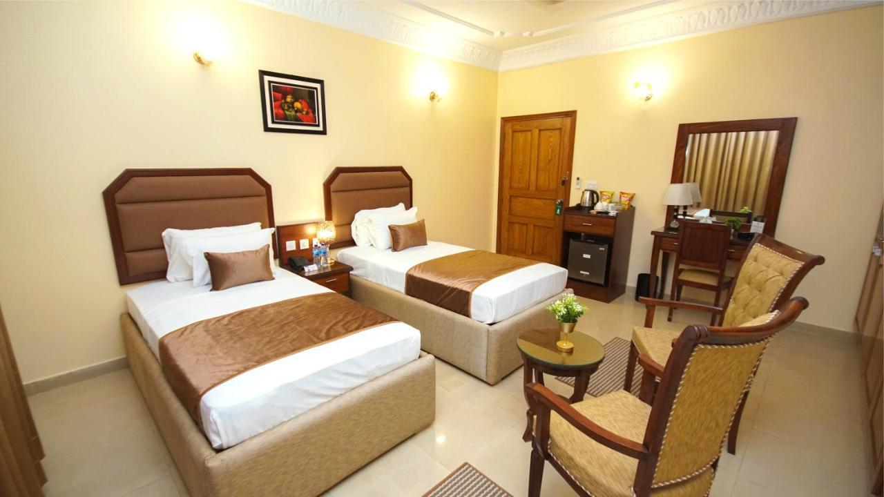 World Inn Hotel Karachi Exterior photo