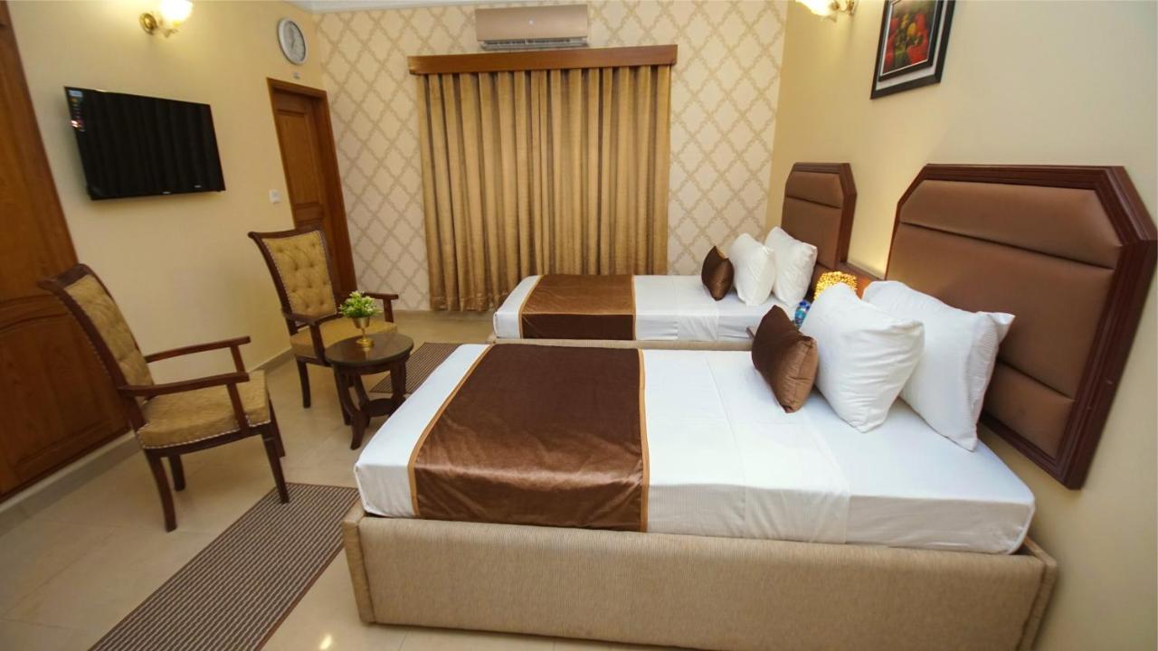 World Inn Hotel Karachi Exterior photo