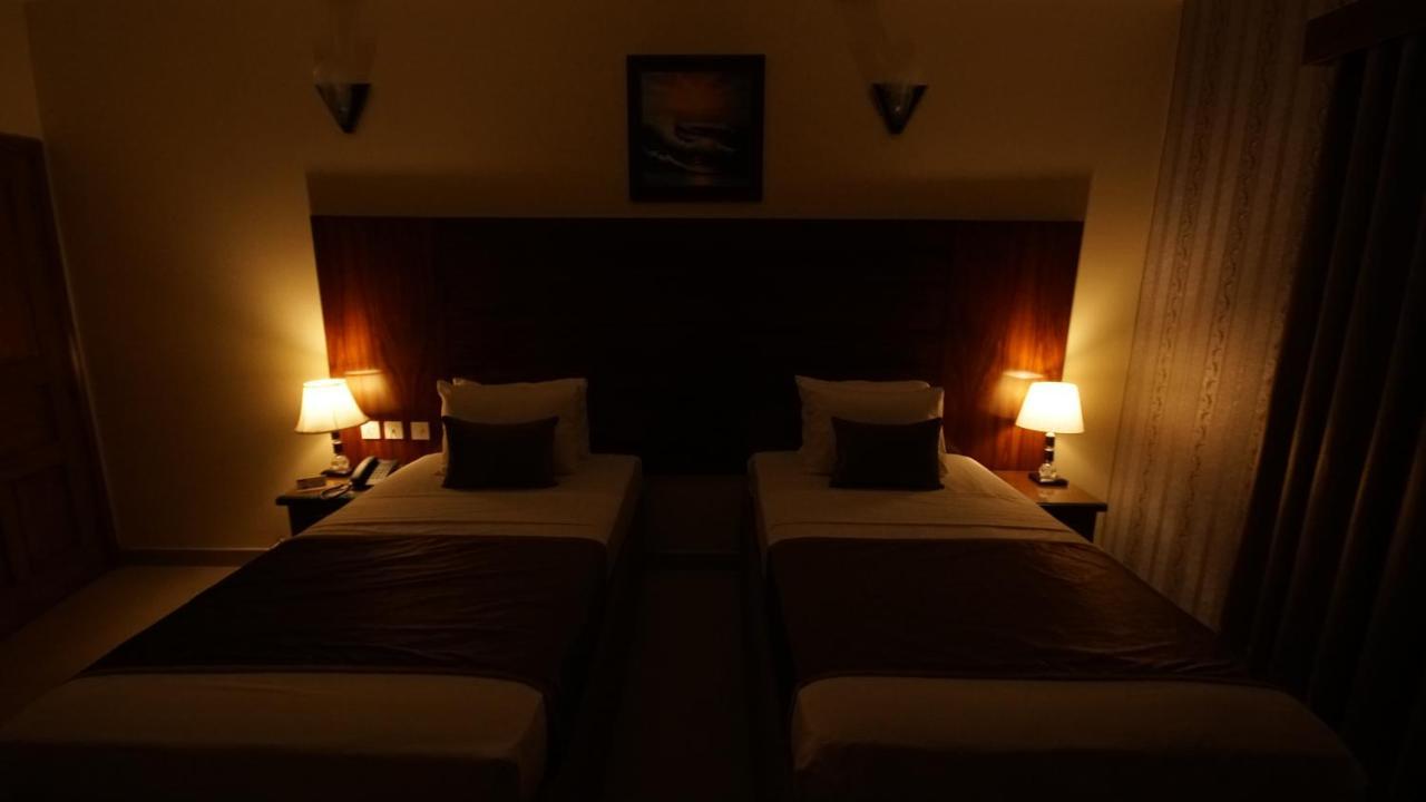 World Inn Hotel Karachi Exterior photo