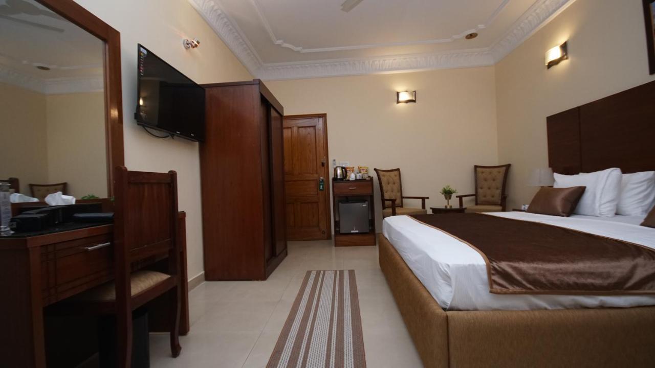 World Inn Hotel Karachi Exterior photo