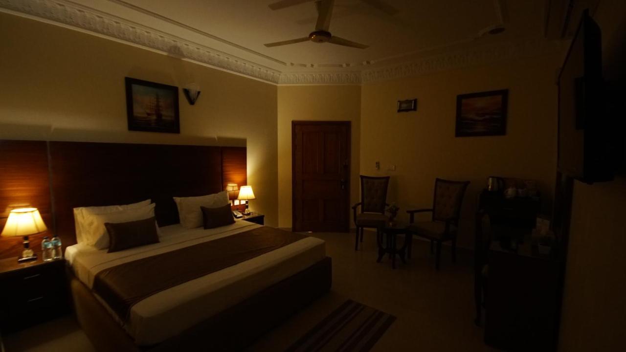 World Inn Hotel Karachi Exterior photo