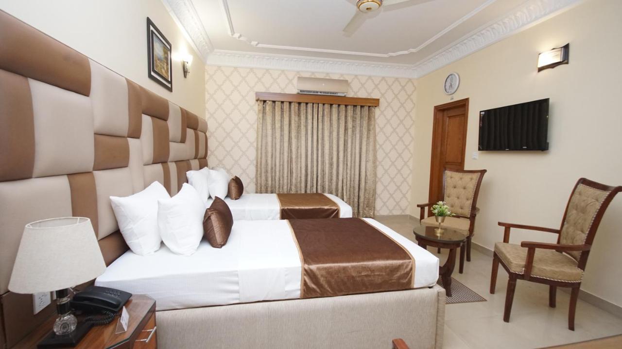 World Inn Hotel Karachi Exterior photo