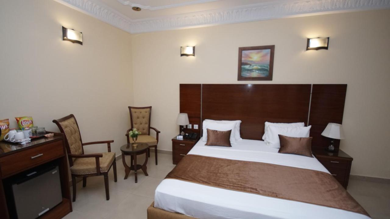 World Inn Hotel Karachi Exterior photo