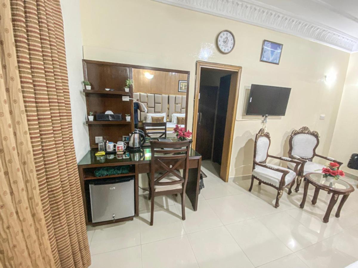 World Inn Hotel Karachi Exterior photo