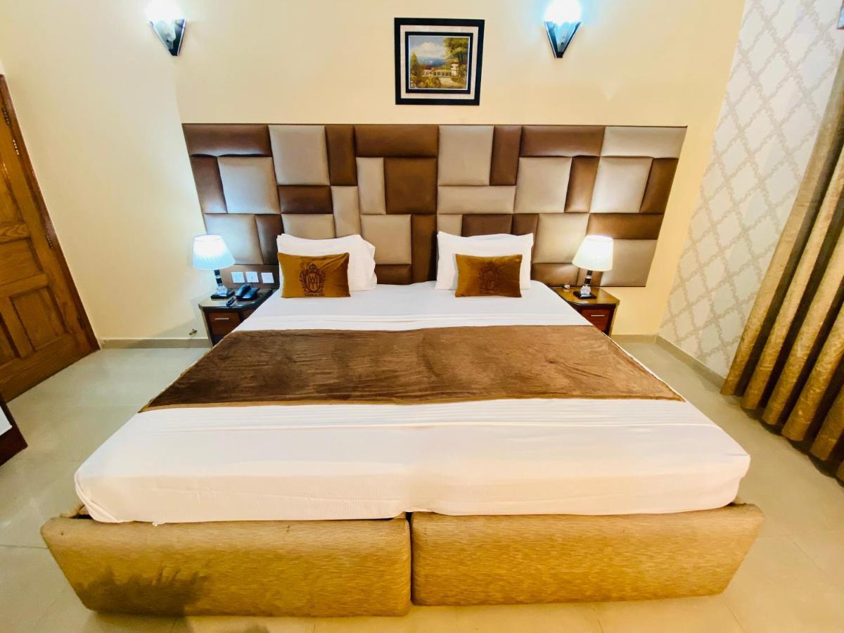 World Inn Hotel Karachi Exterior photo